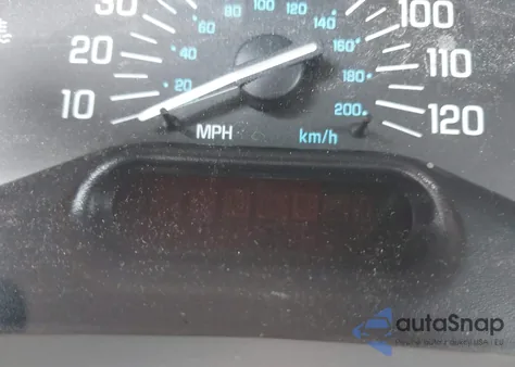 2002 Buick Century Custom z USA, uszkodzony, nr VIN 2G4WS52J721208208